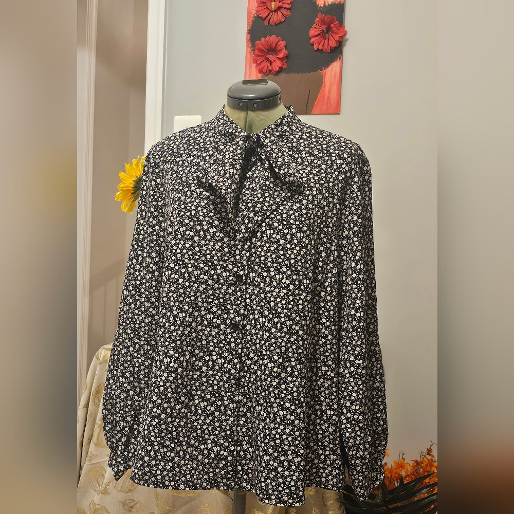 Shein Pre-Loved Floral Black and White Women's Top Sz XL